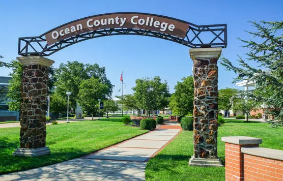 Campus Mall and Sambol Citta Garden Arch